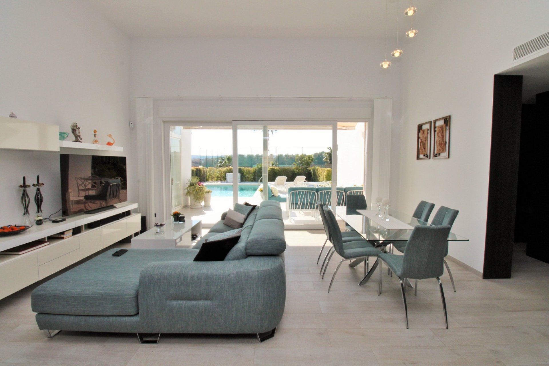 Resale - Villa -
3409 - La finca Golf