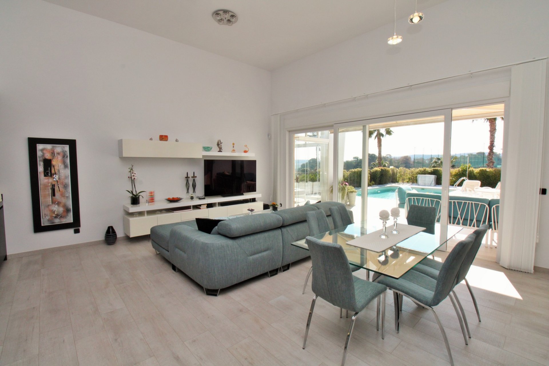 Resale - Villa -
3409 - La finca Golf