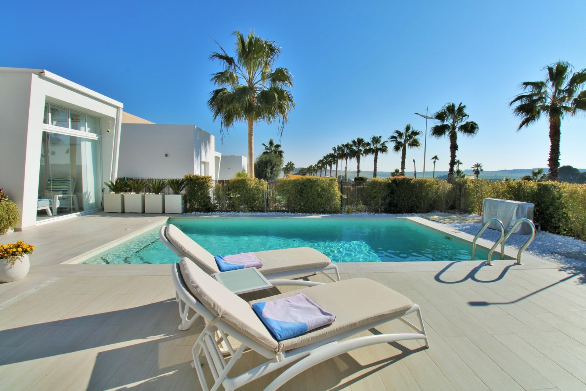 Resale - Villa -
3409 - La finca Golf