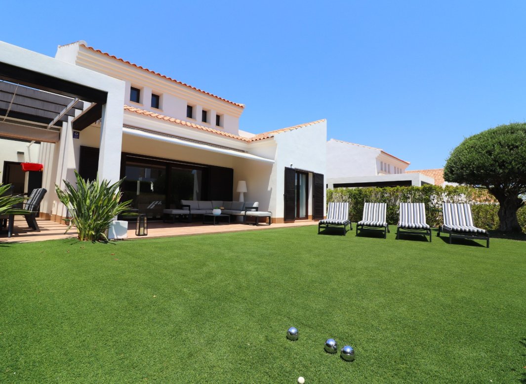 Resale - Villa -
3409 - La finca Golf