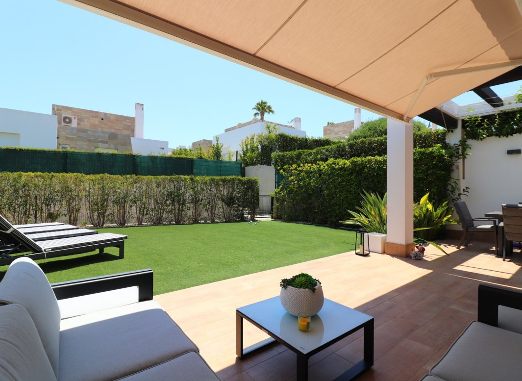 Resale - Villa -
3409 - La finca Golf
