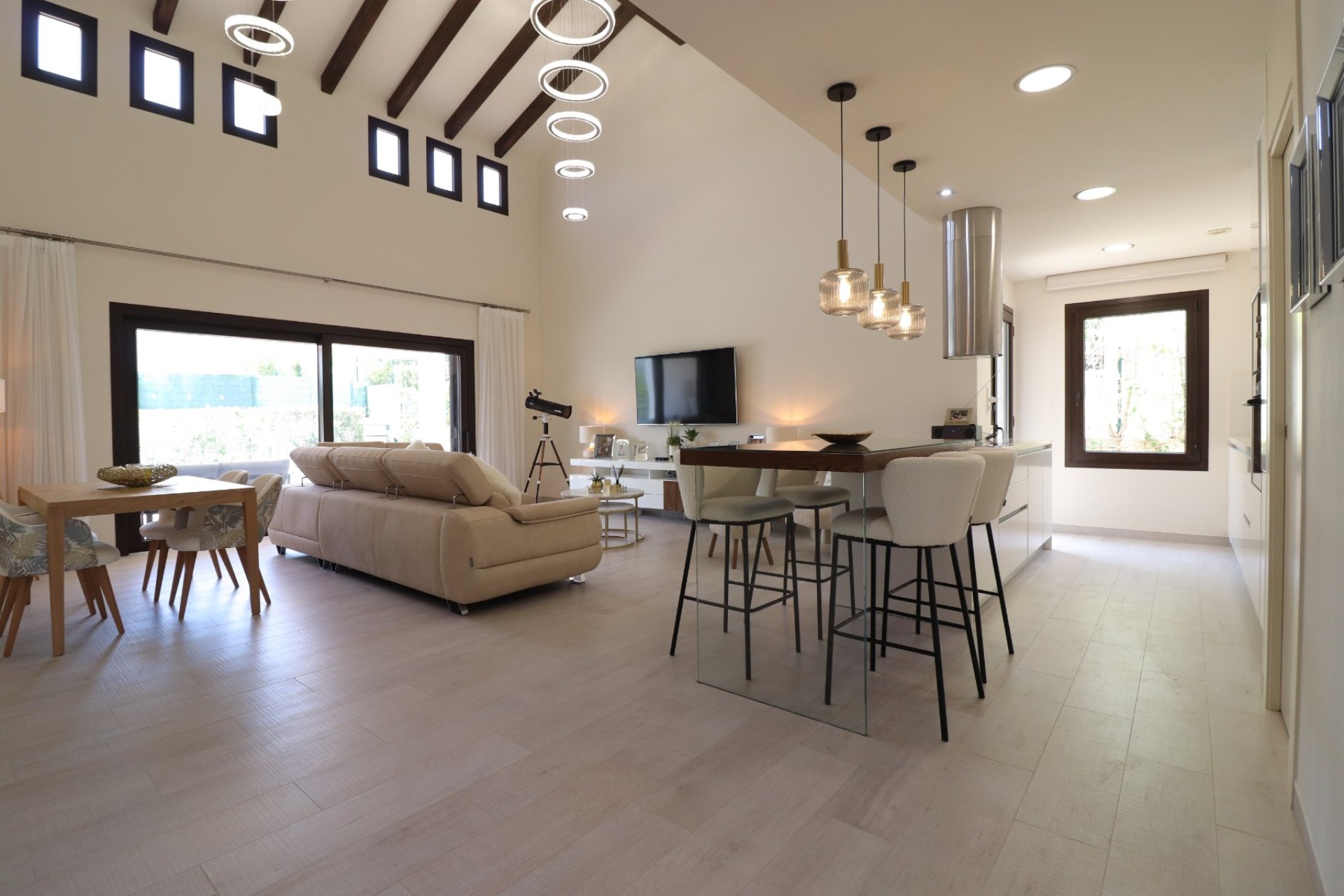Resale - Villa -
3409 - La finca Golf