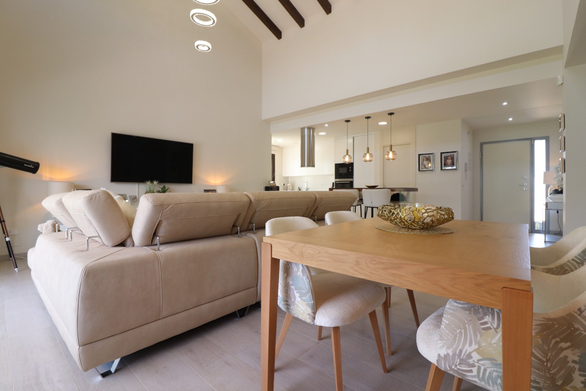 Resale - Villa -
3409 - La finca Golf