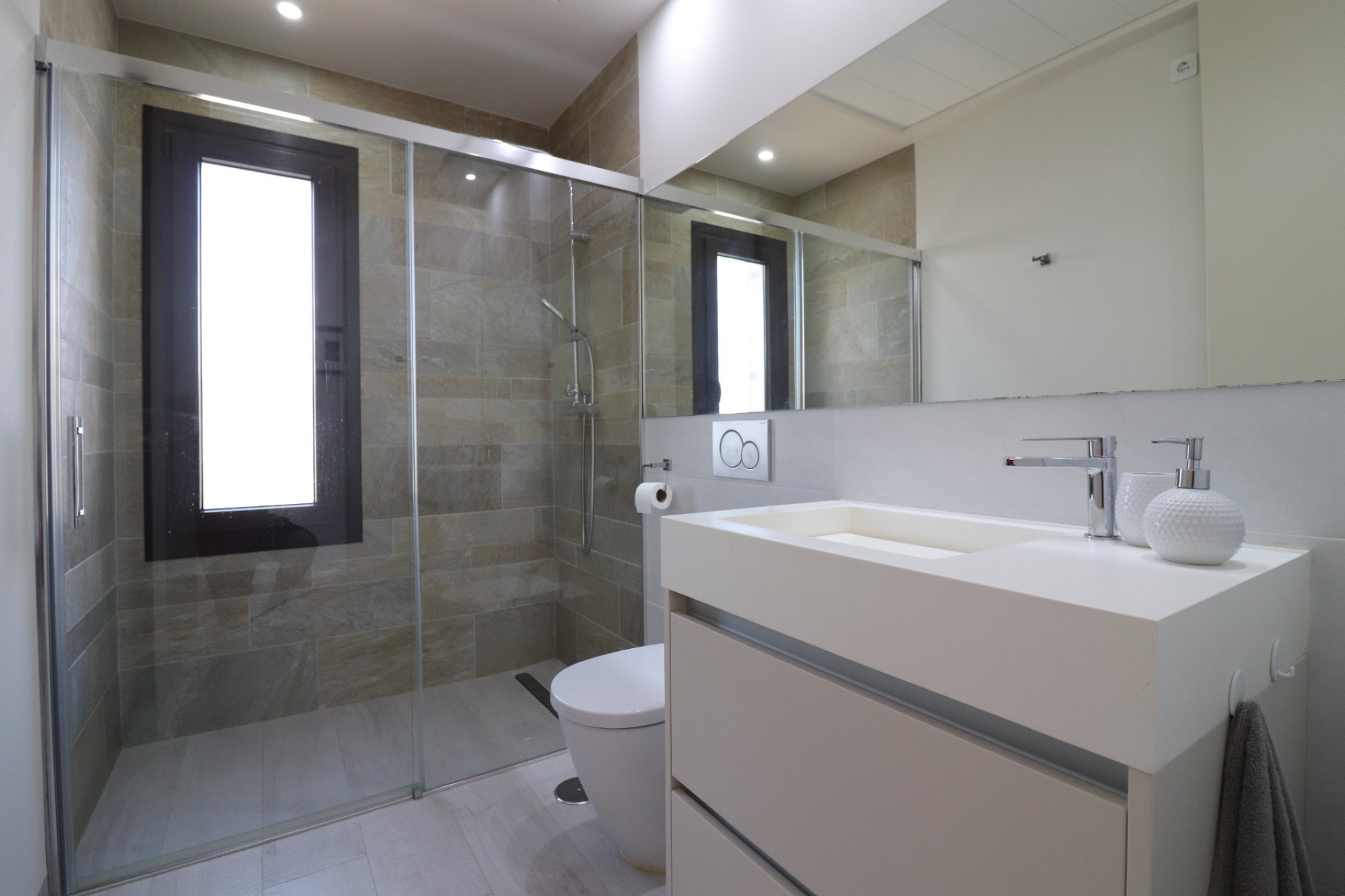 Resale - Villa -
3409 - La finca Golf