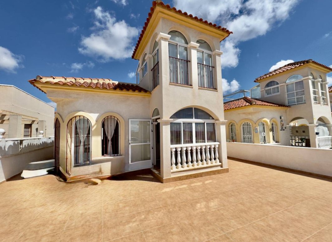 Resale - Villa -
3409 - Lo Crispin