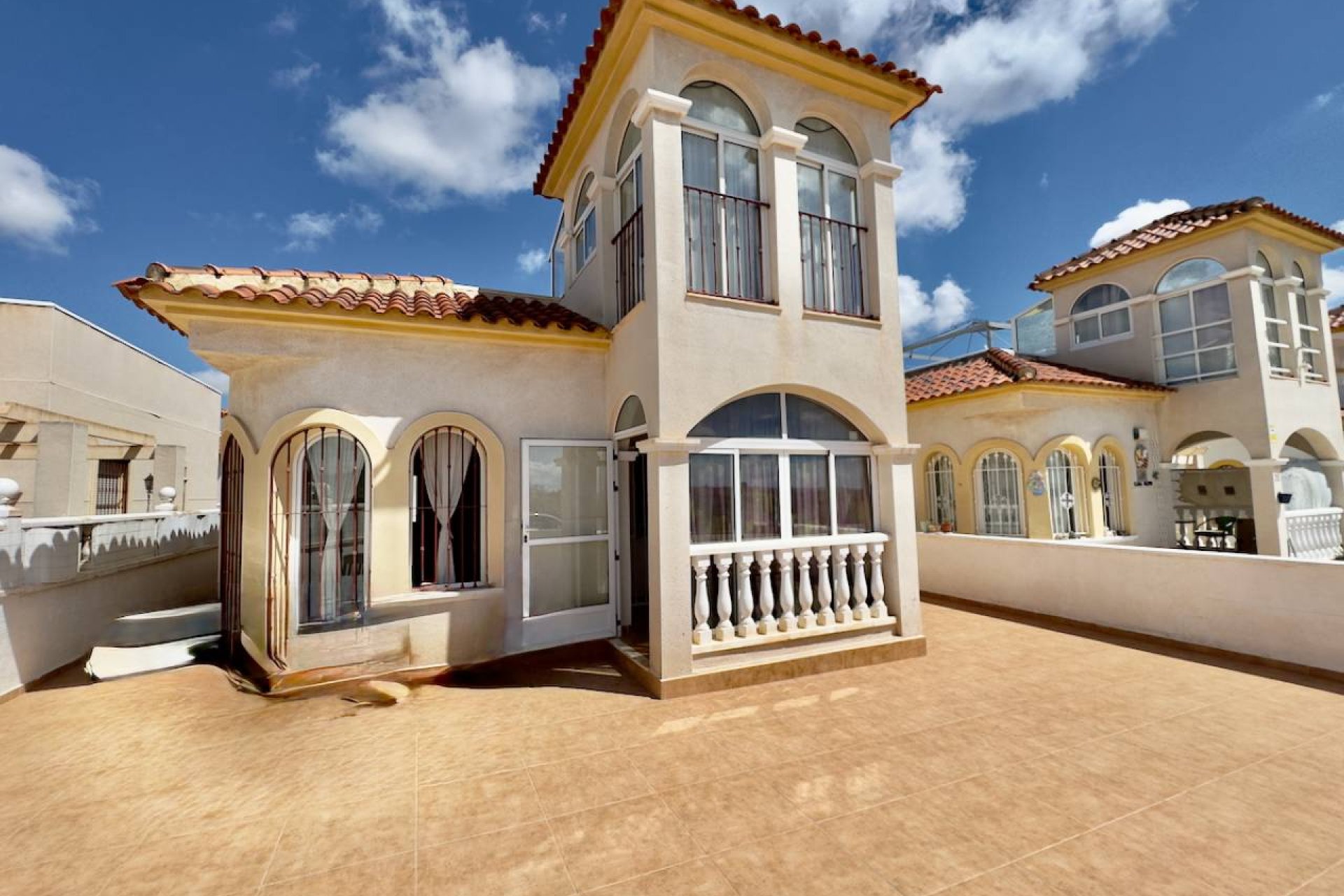 Resale - Villa -
3409 - Lo Crispin