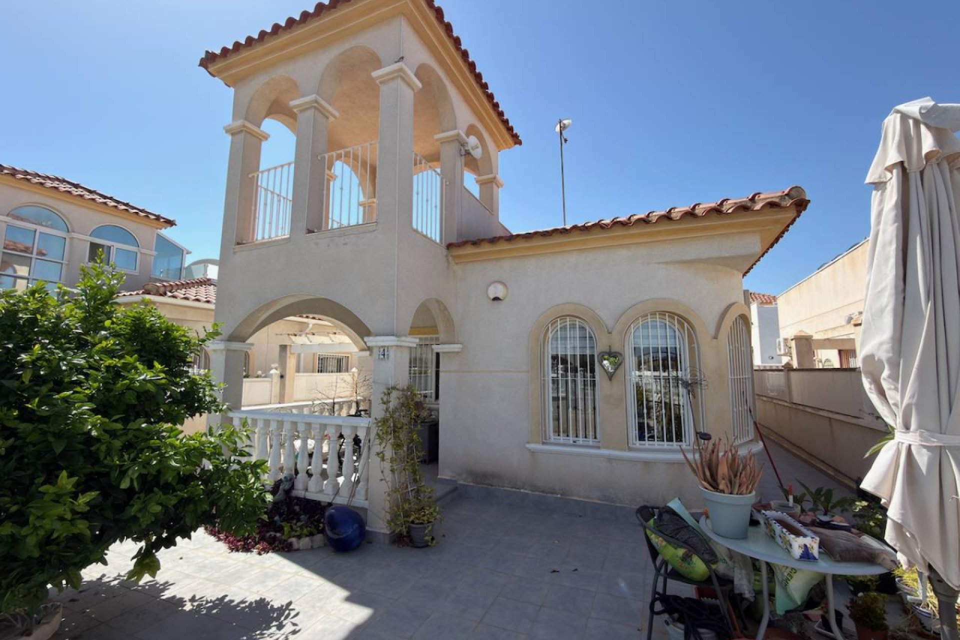 Resale - Villa -
3409 - Lo Crispin