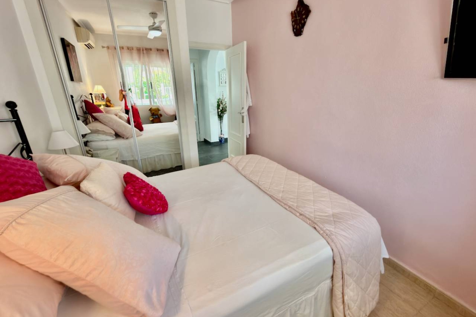 Resale - Villa -
3409 - Lo Crispin