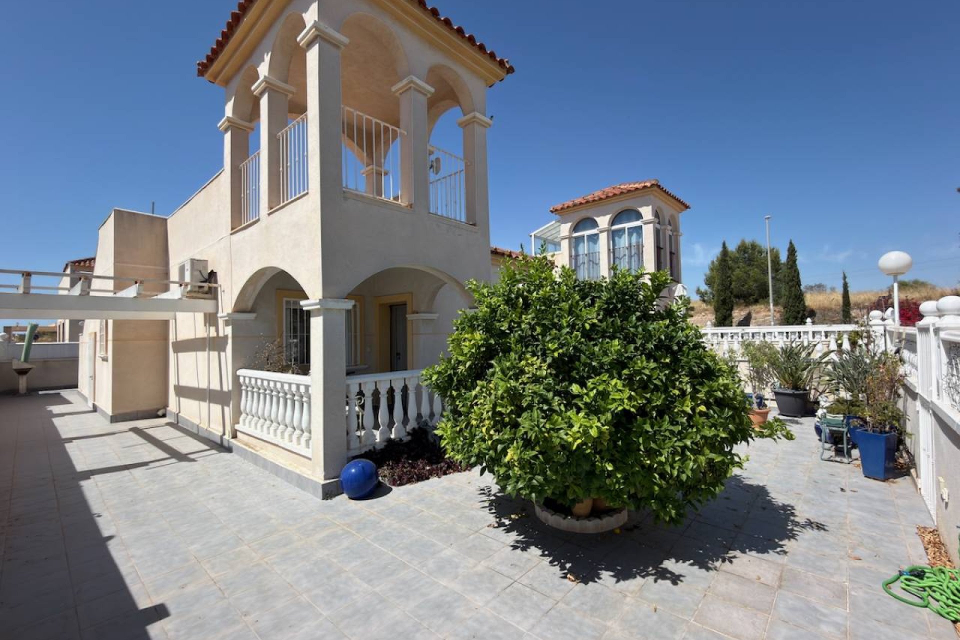 Resale - Villa -
3409 - Lo Crispin