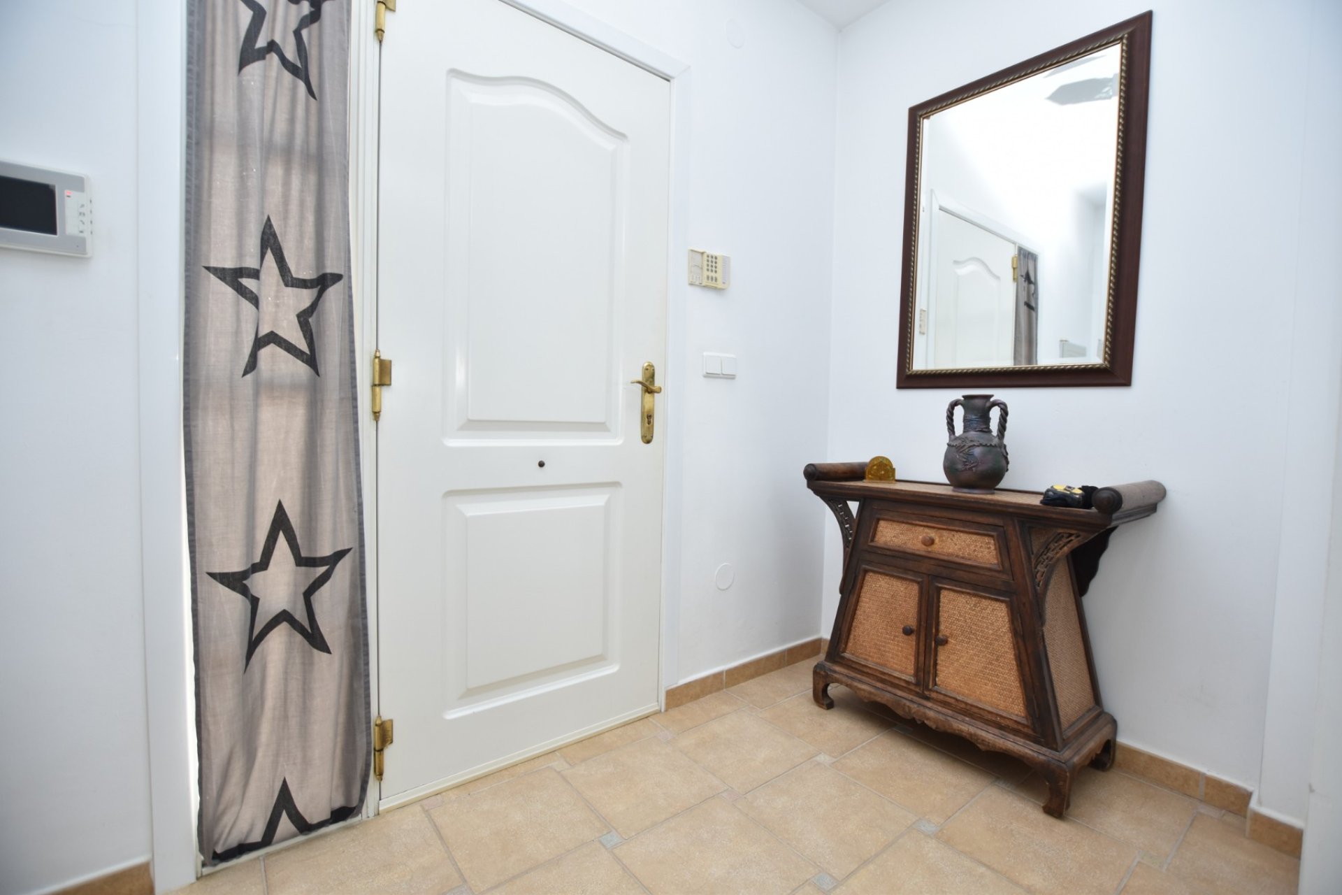 Resale - Villa -
3409 - Montemar