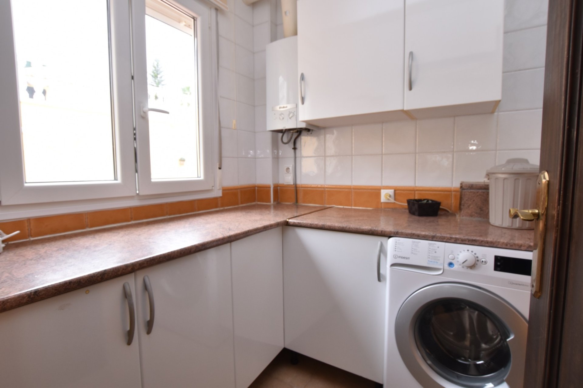 Resale - Villa -
3409 - Montemar