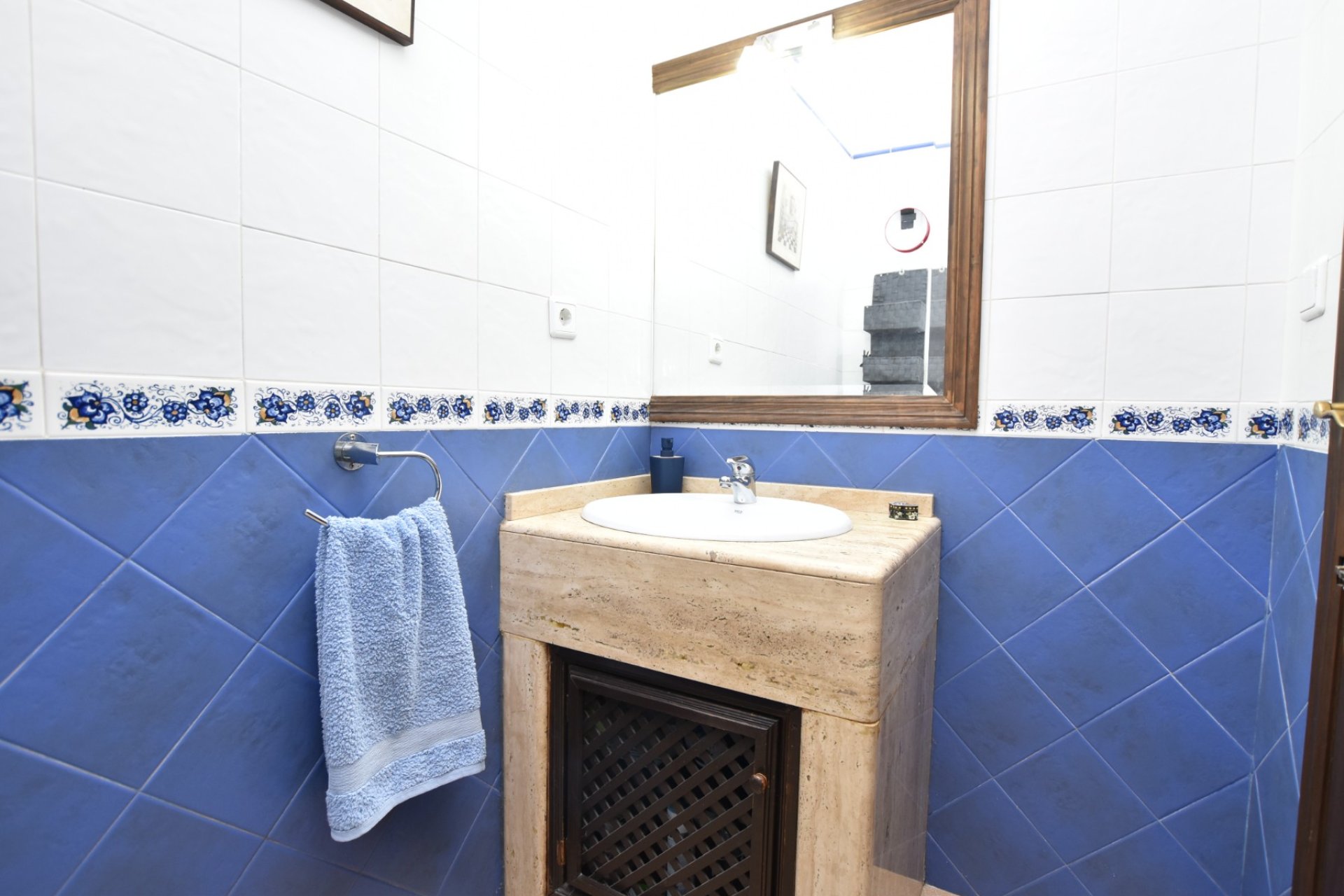 Resale - Villa -
3409 - Montemar