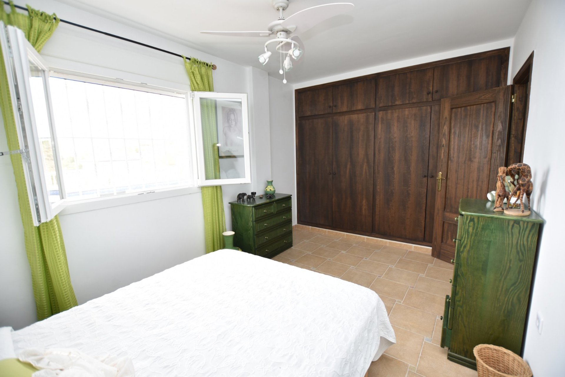 Resale - Villa -
3409 - Montemar