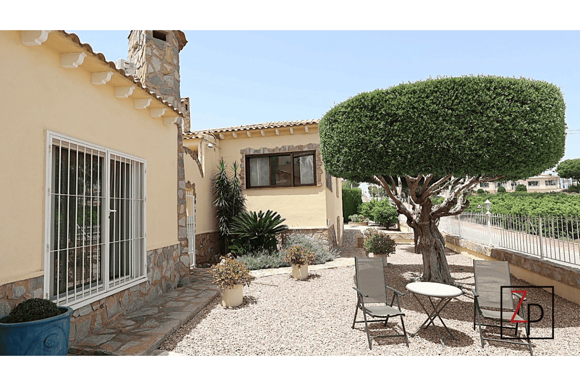 Resale - Villa -
Algorfa - Lomas De La Juliana