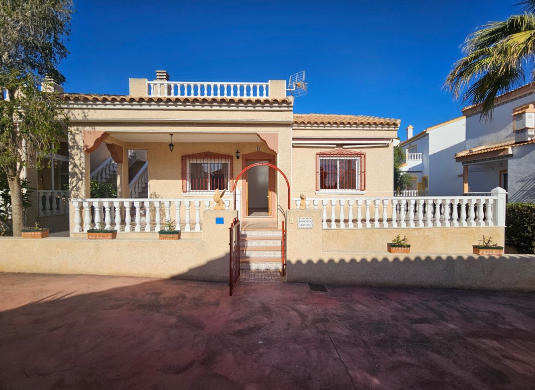 Resale - Villa -
Algorfa - Montemar