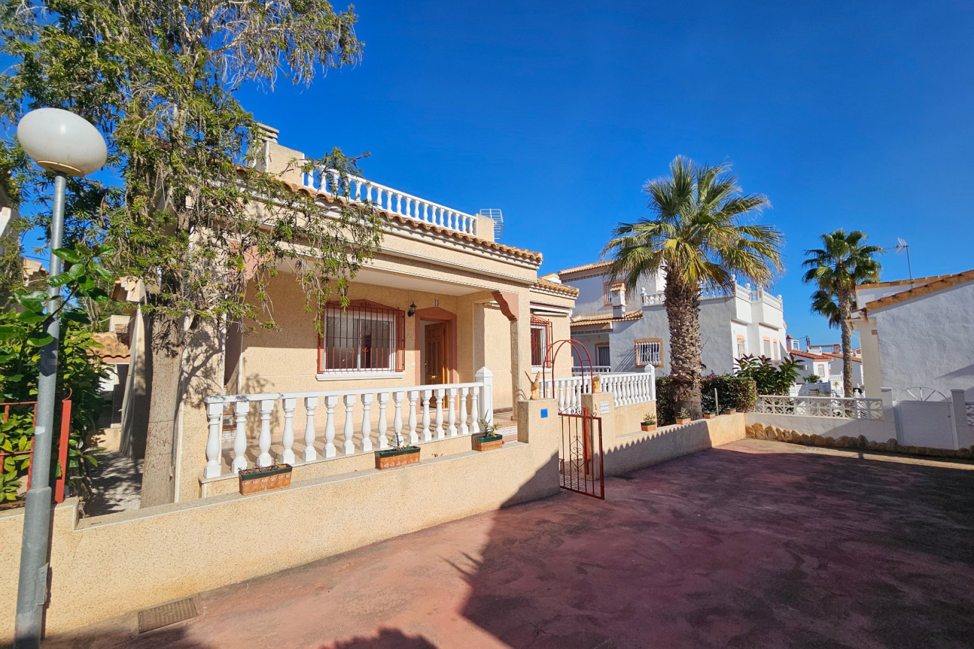 Resale - Villa -
Algorfa - Montemar