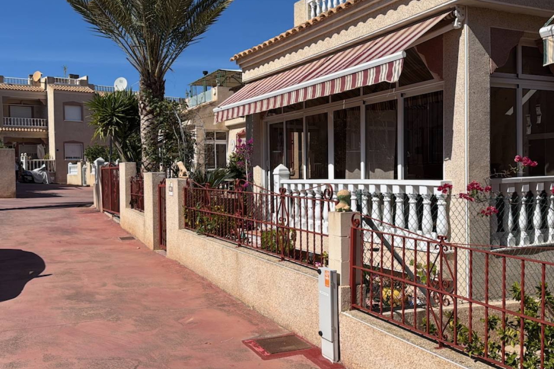 Resale - Villa -
Algorfa - Montemar