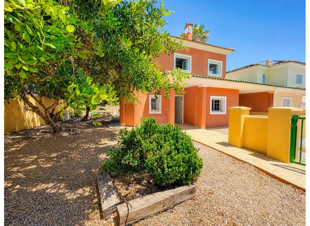 Resale - Villa -
Altaona Golf and Country Village - Altaona Golf - Country Village