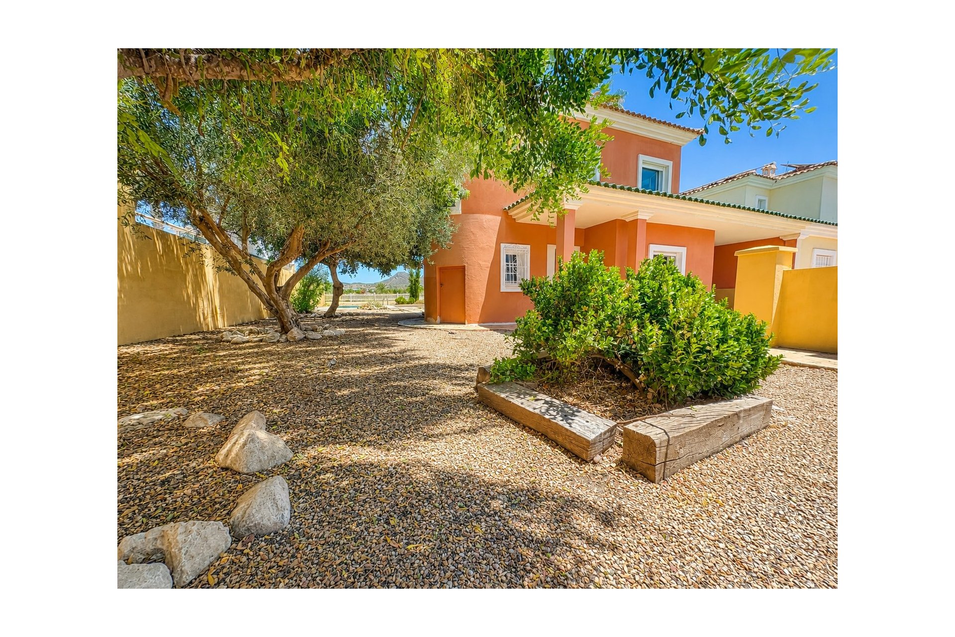 Resale - Villa -
Altaona Golf and Country Village - Altaona Golf - Country Village