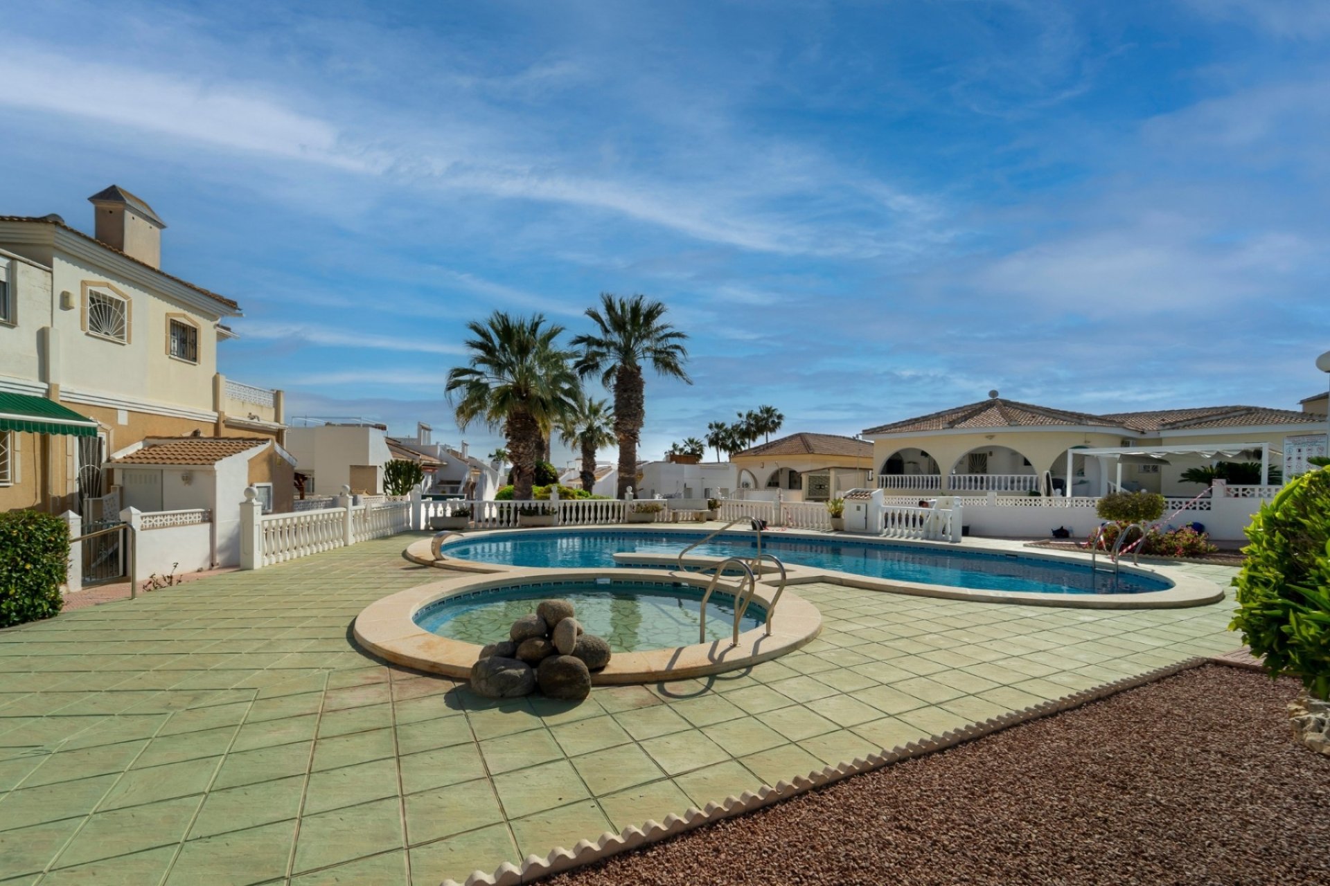 Resale - Villa -
Benijofar - Monte Azul