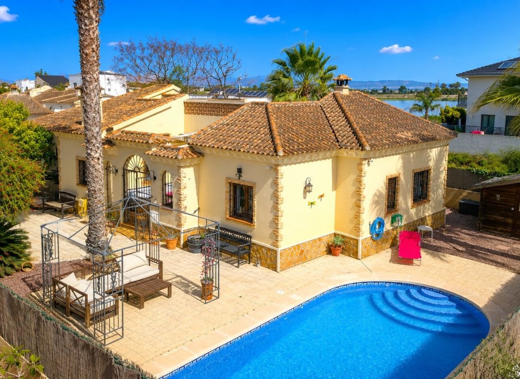 Resale - Villa -
Formentera del Segura - Fincas de La Vega
