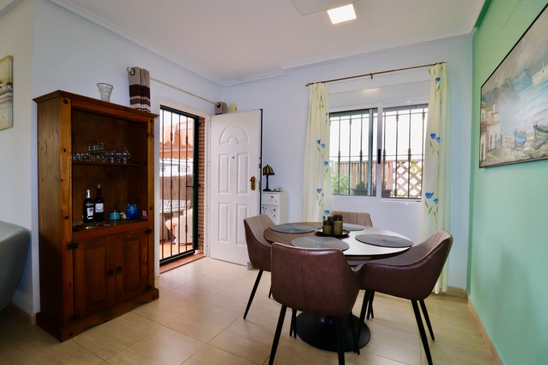 Resale - Villa -
Guardamar del Segura - El Raso