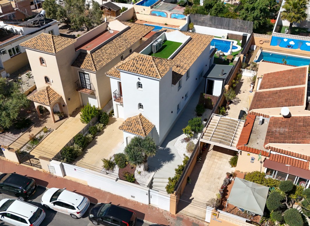 Resale - Villa -
Los Balcones