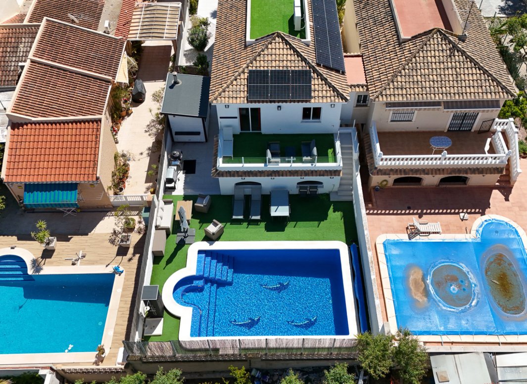 Resale - Villa -
Los Balcones