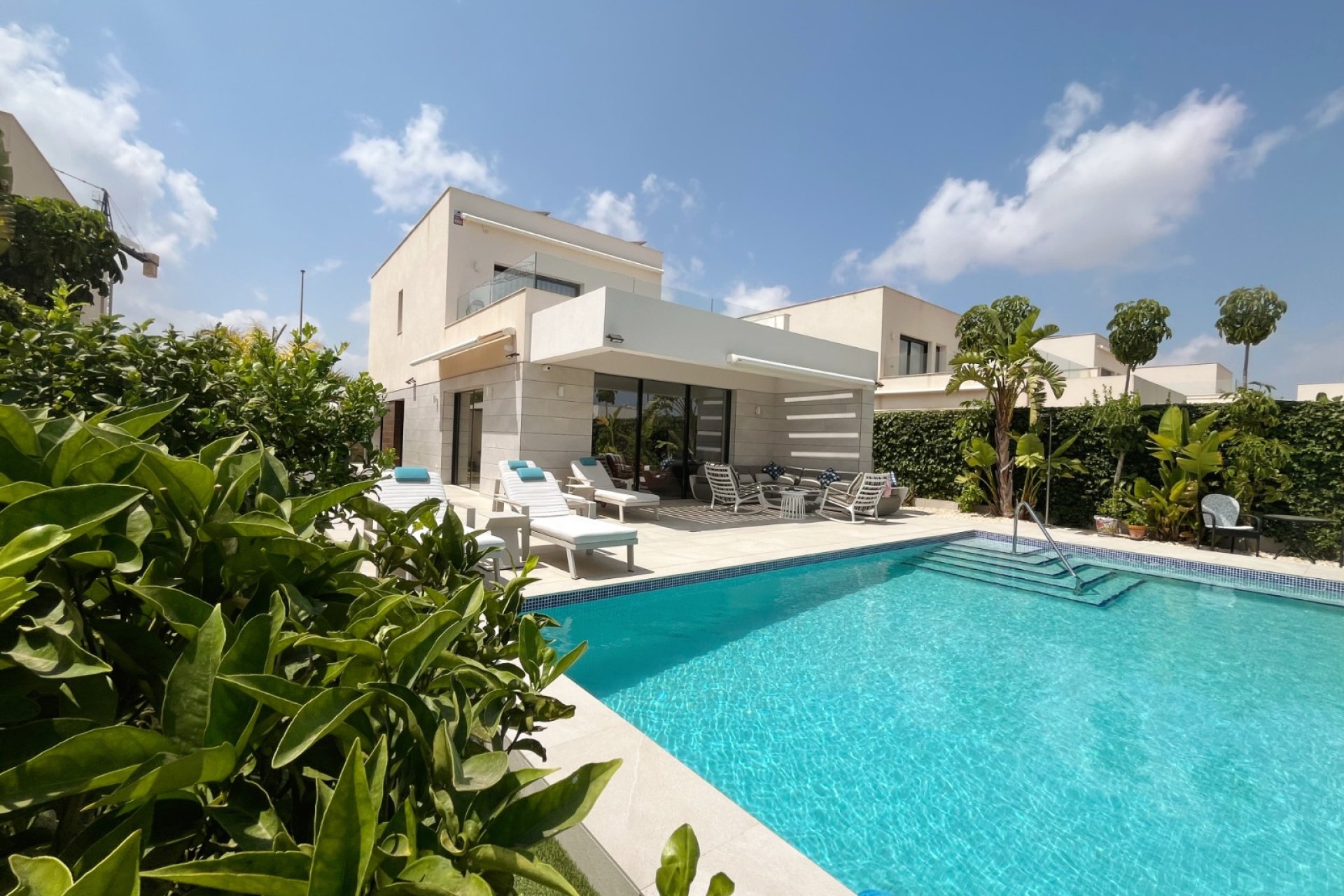 Resale - Villa -
Los Montesinos - La Herrada