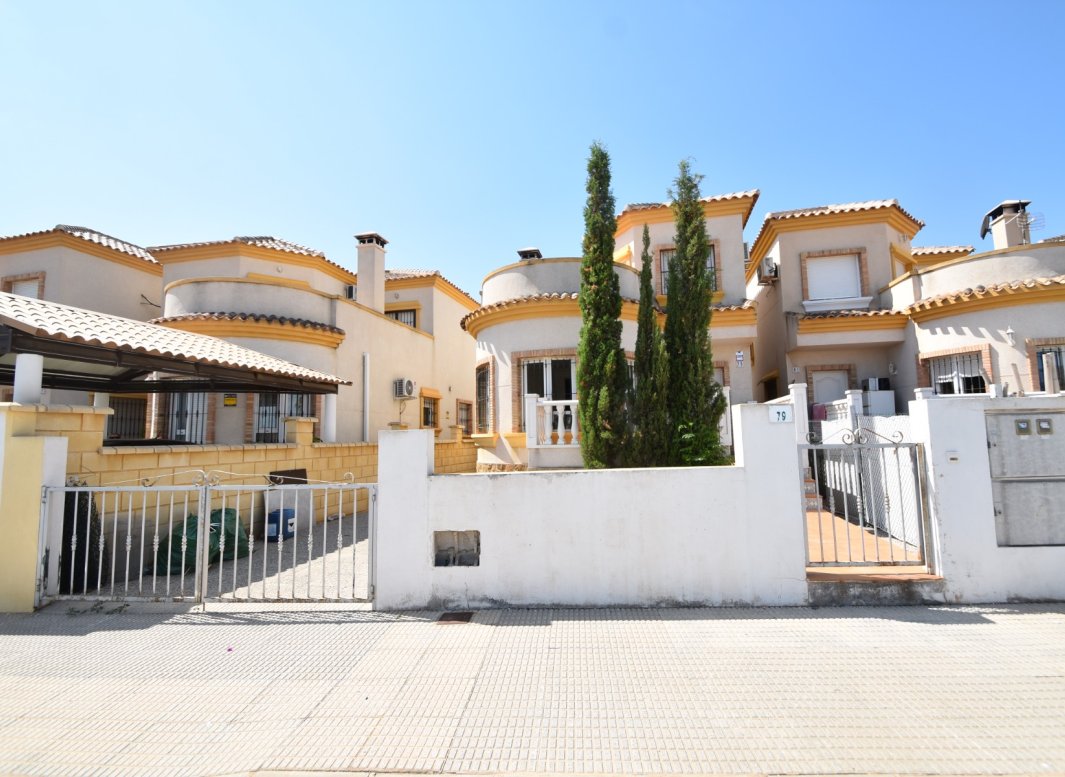 Resale - Villa -
Los Montesinos - La Herrada