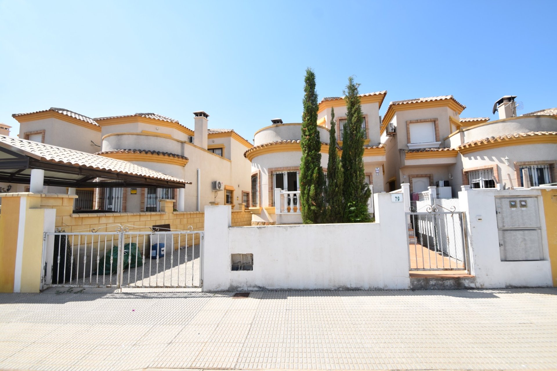 Resale - Villa -
Los Montesinos - La Herrada