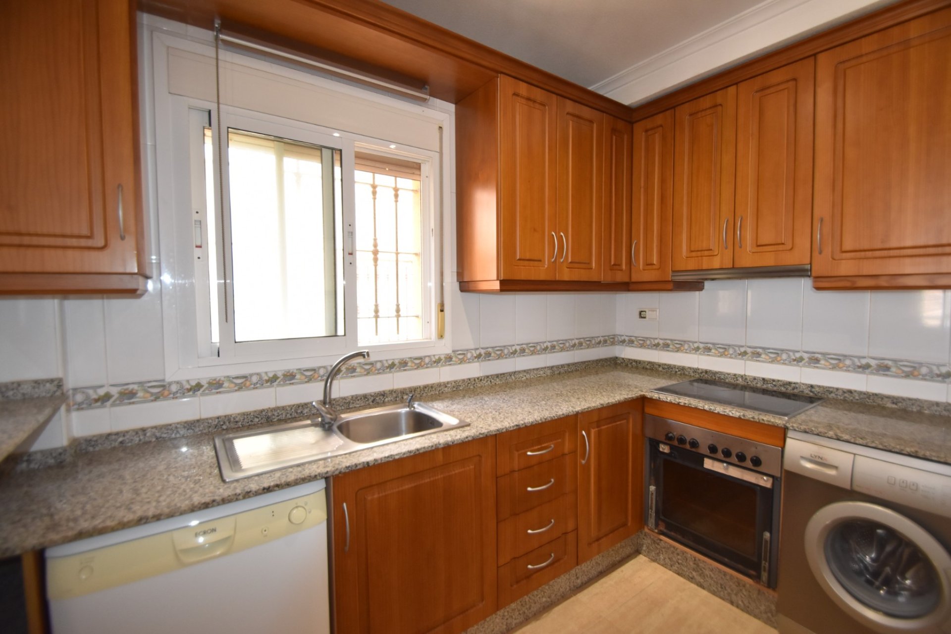 Resale - Villa -
Los Montesinos - La Herrada