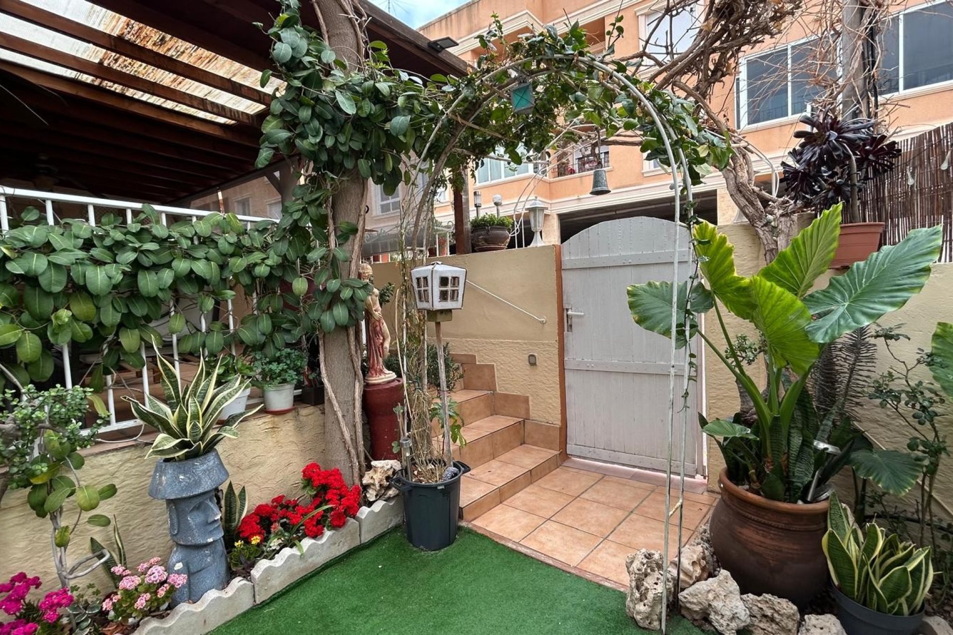 Resale - Villa -
Los Montesinos