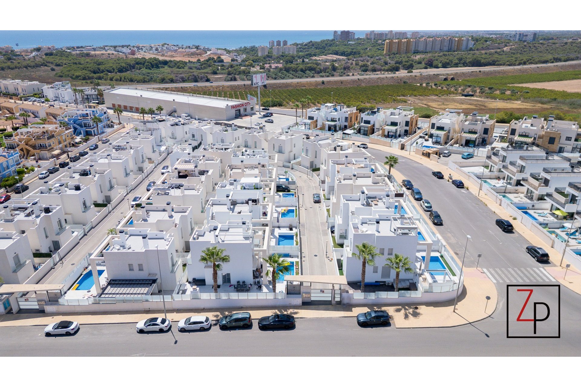 Resale - Villa -
Orihuela Costa - Cabo roig - La Zenia