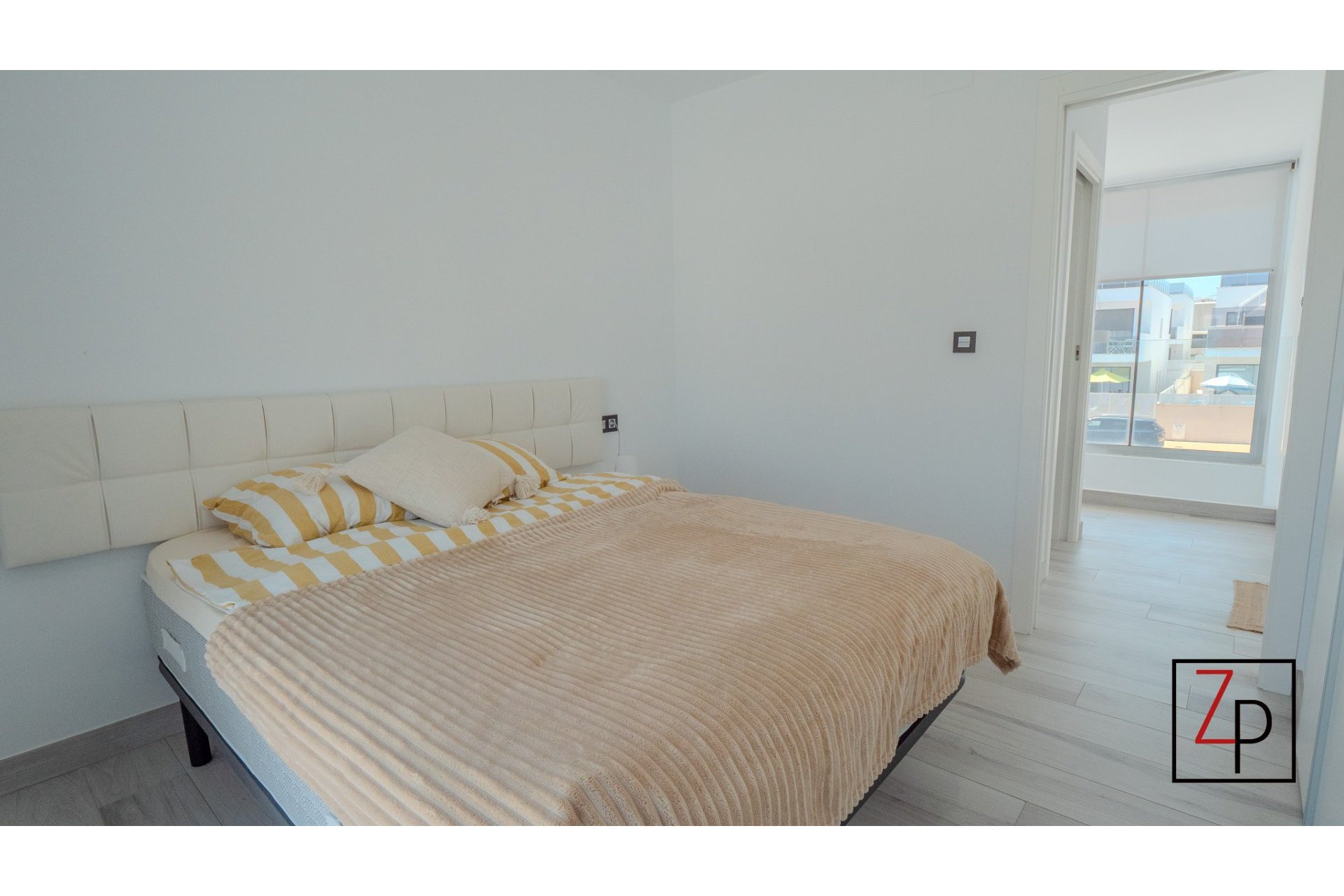 Resale - Villa -
Orihuela Costa - Cabo roig - La Zenia