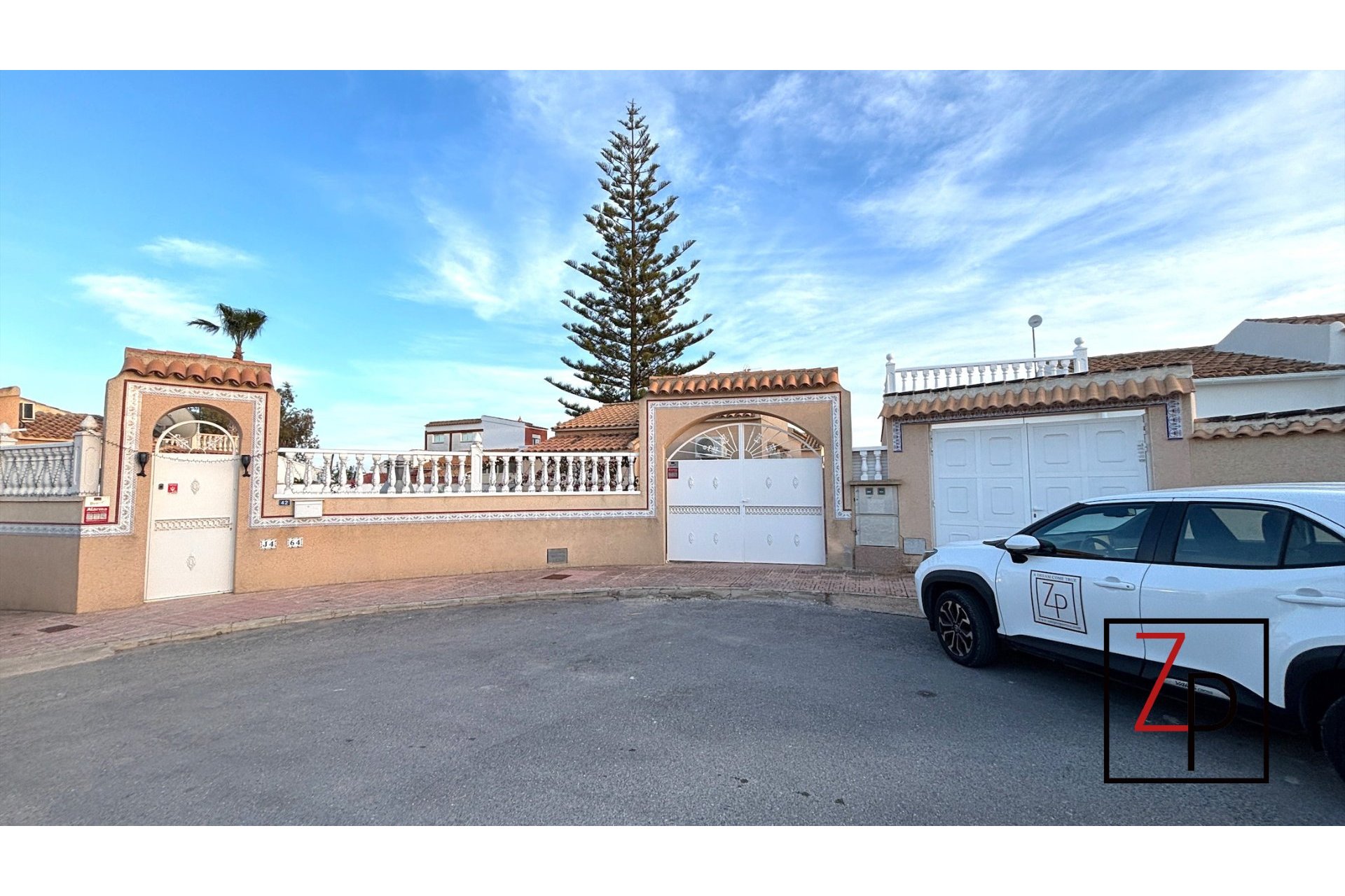 Resale - Villa -
Orihuela Costa - La Florida