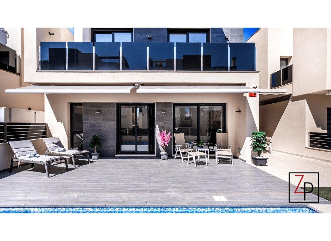 Resale - Villa -
Orihuela Costa - Lomas de Cabo Roig