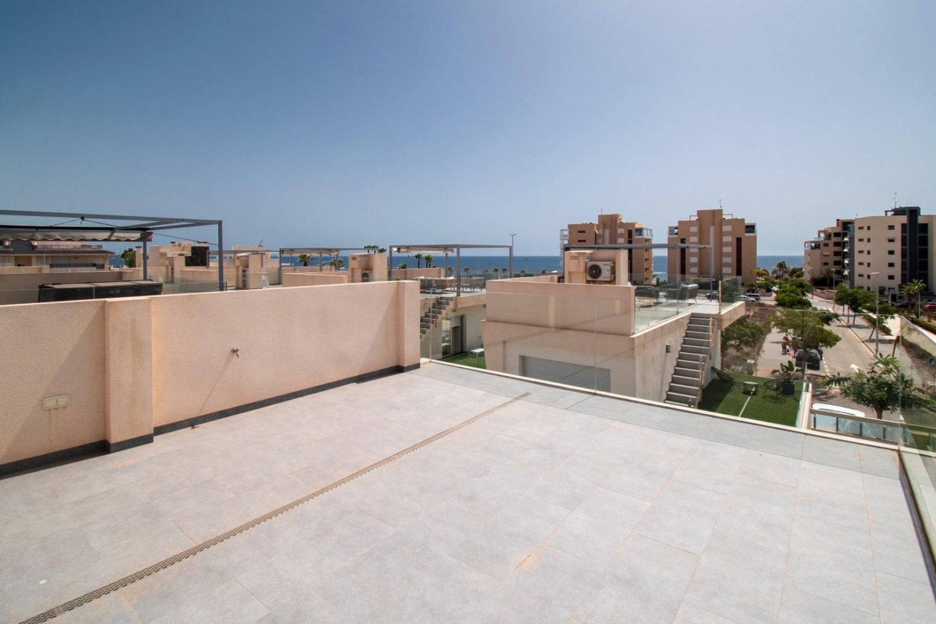 Resale - Villa -
Orihuela Costa - Mil Palmeras