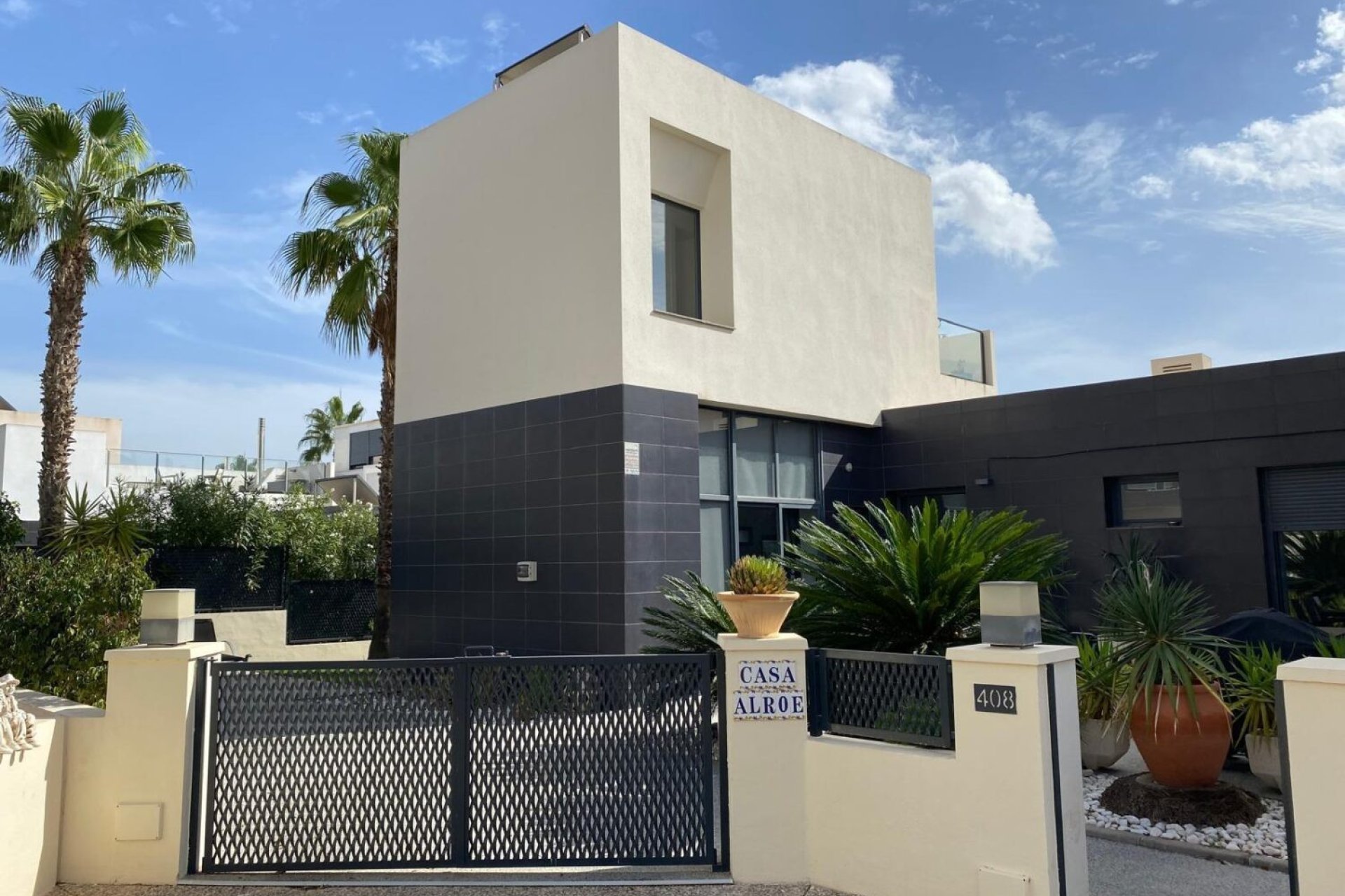 Resale - Villa -
Orihuela Costa - Villamartín