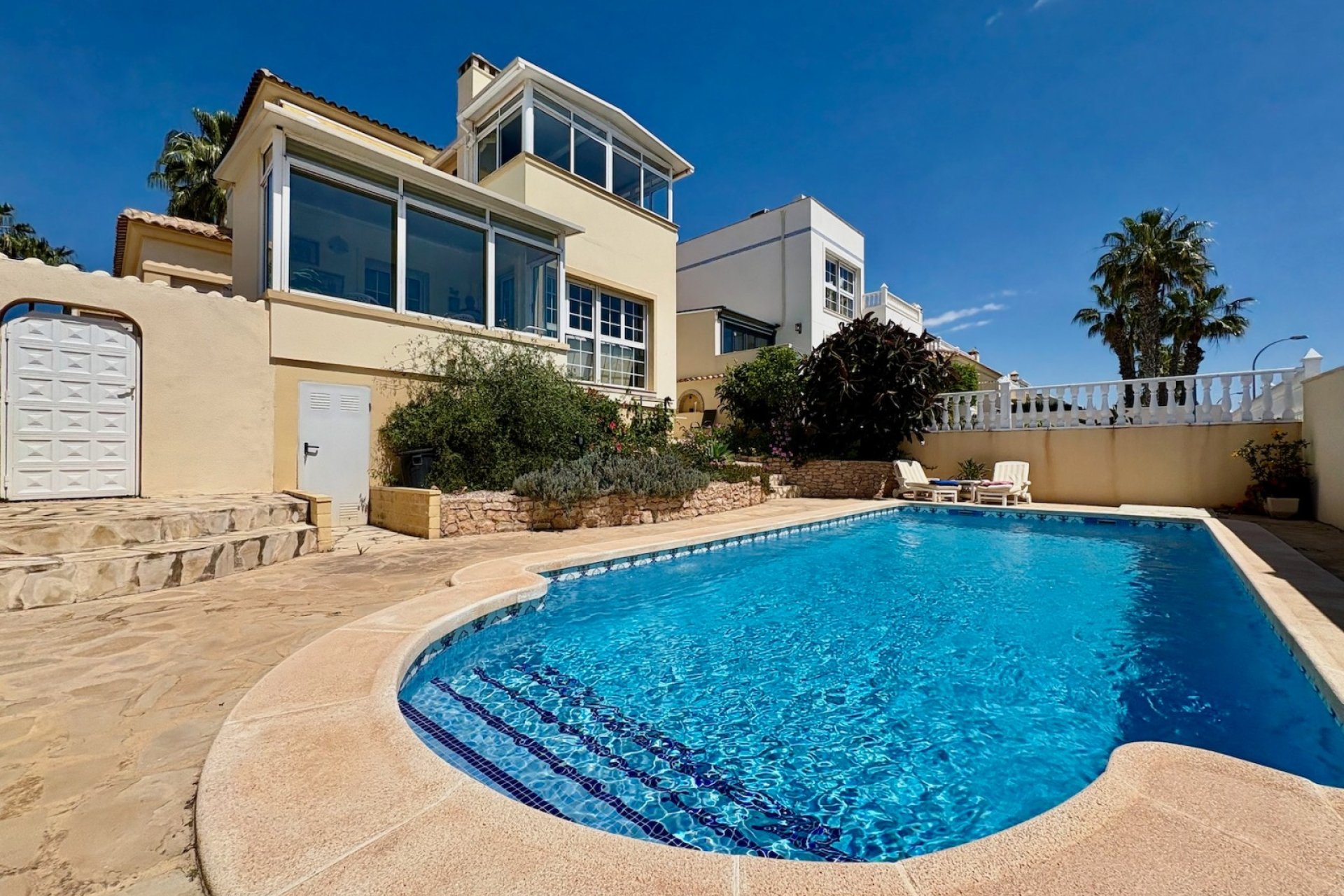 Resale - Villa -
Orihuela Costa - Villamartín