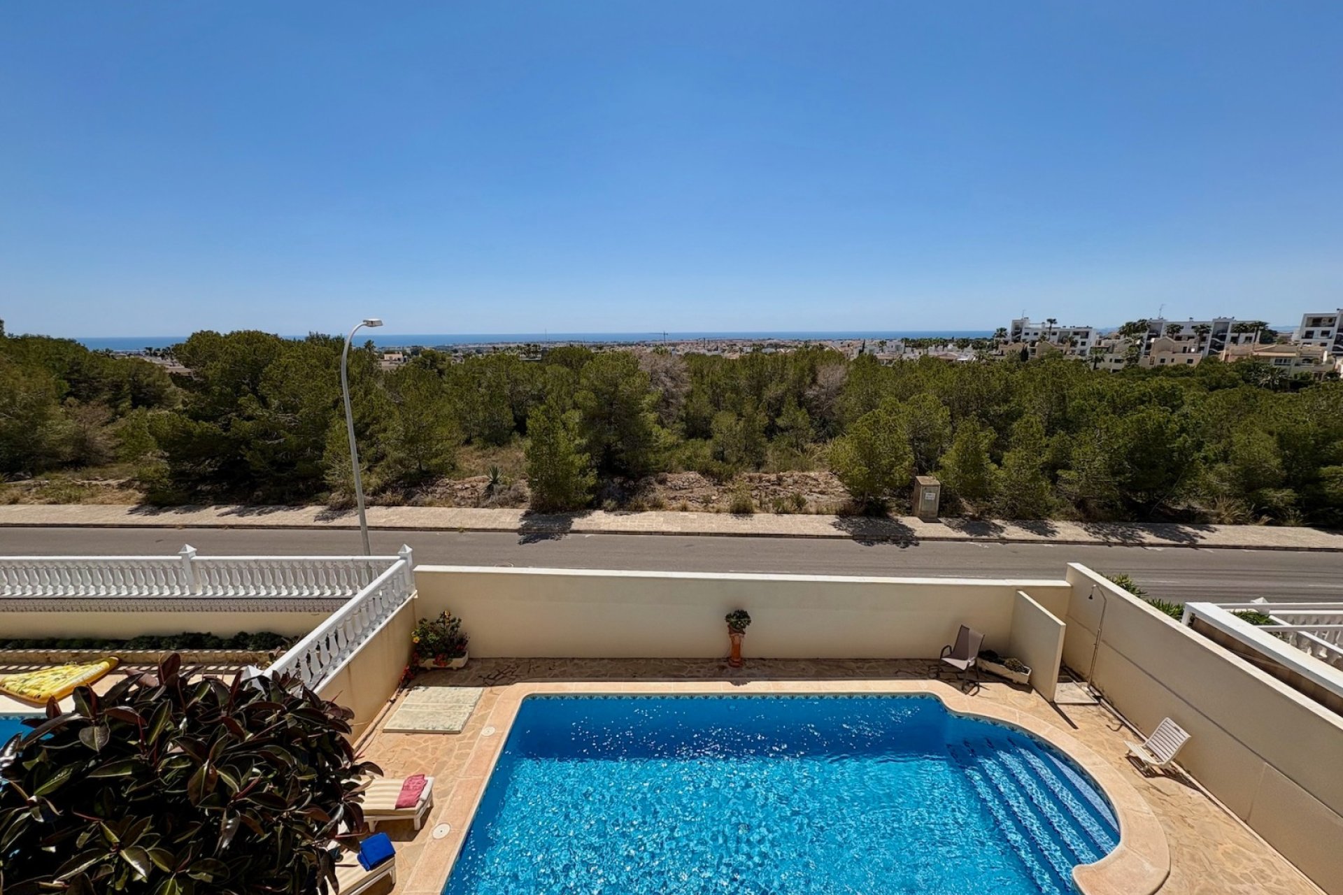 Resale - Villa -
Orihuela Costa - Villamartín