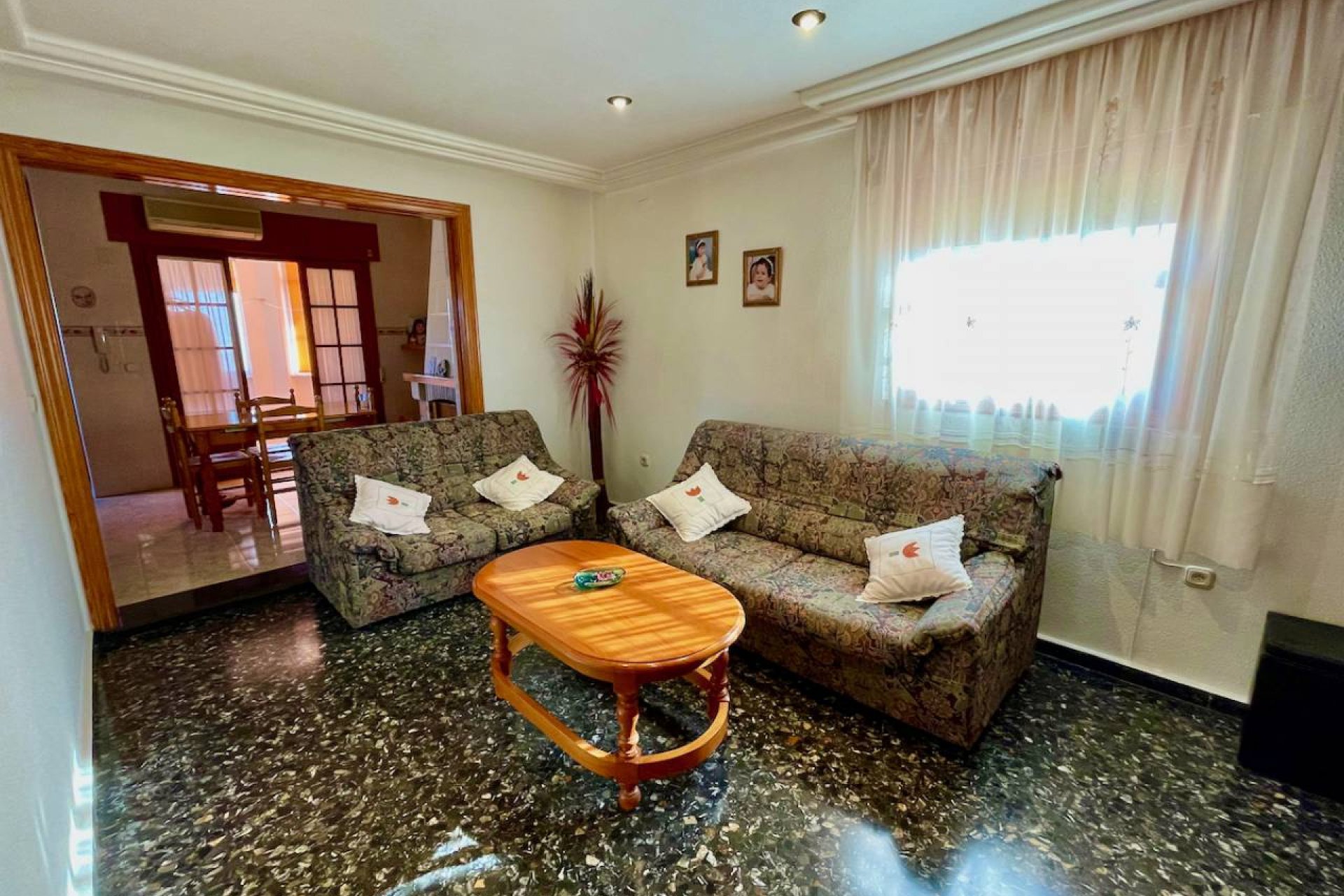 Resale - Villa -
Orihuela