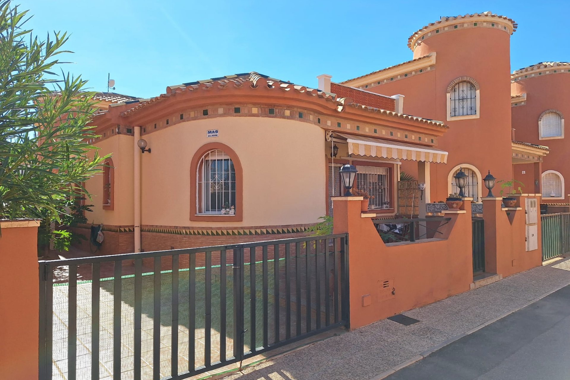 Resale - Villa -
Playa Flamenca - Villas San Luis