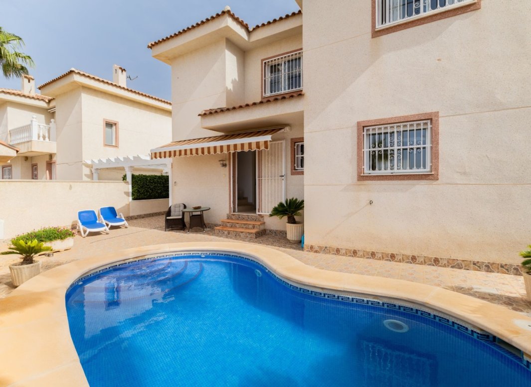 Resale - Villa -
Rojales - Benimar