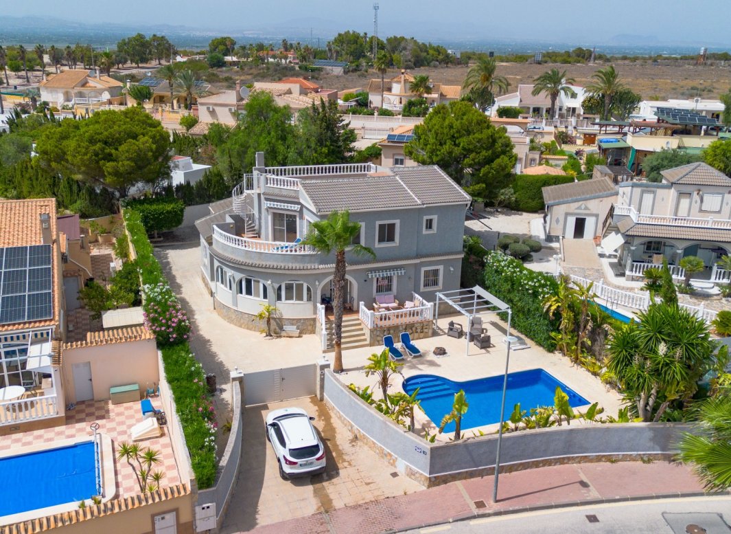 Resale - Villa -
San Fulgencio - La Marina