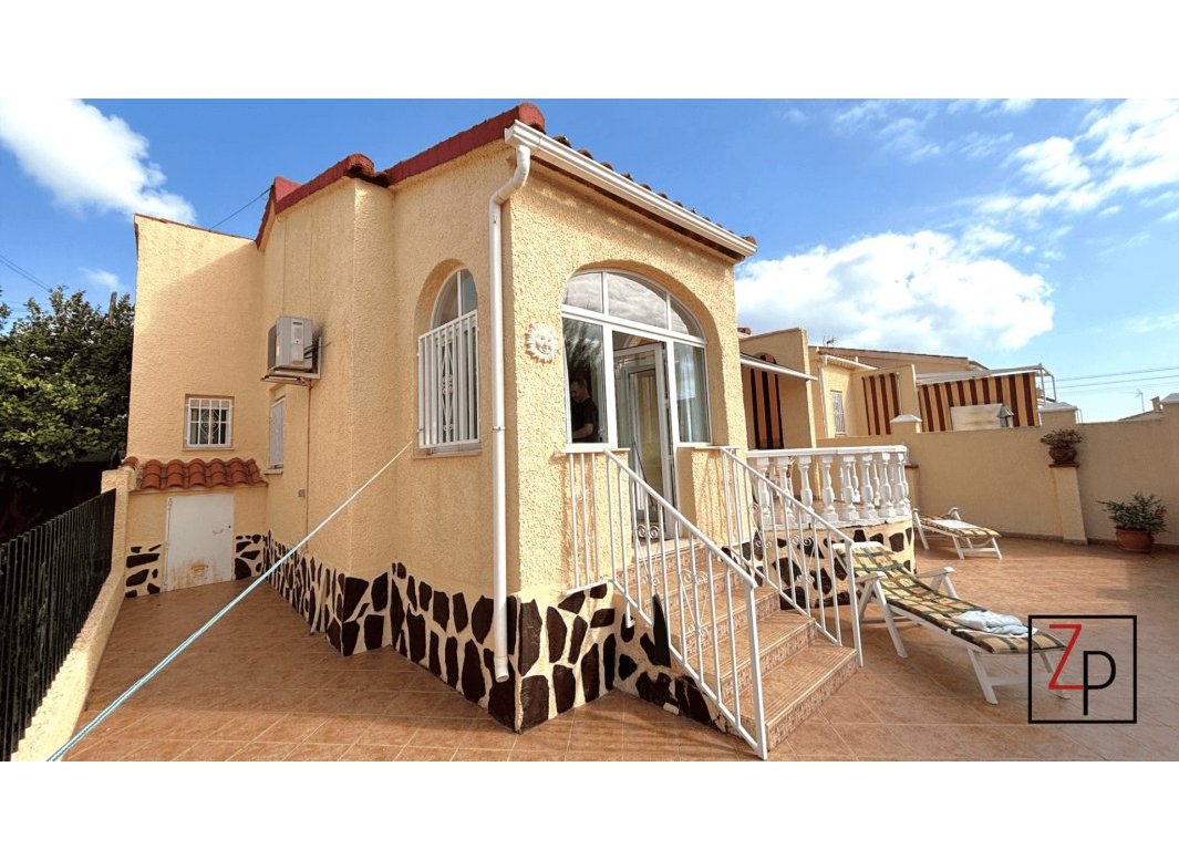 Resale - Villa -
San Fulgencio - urb. La Marina