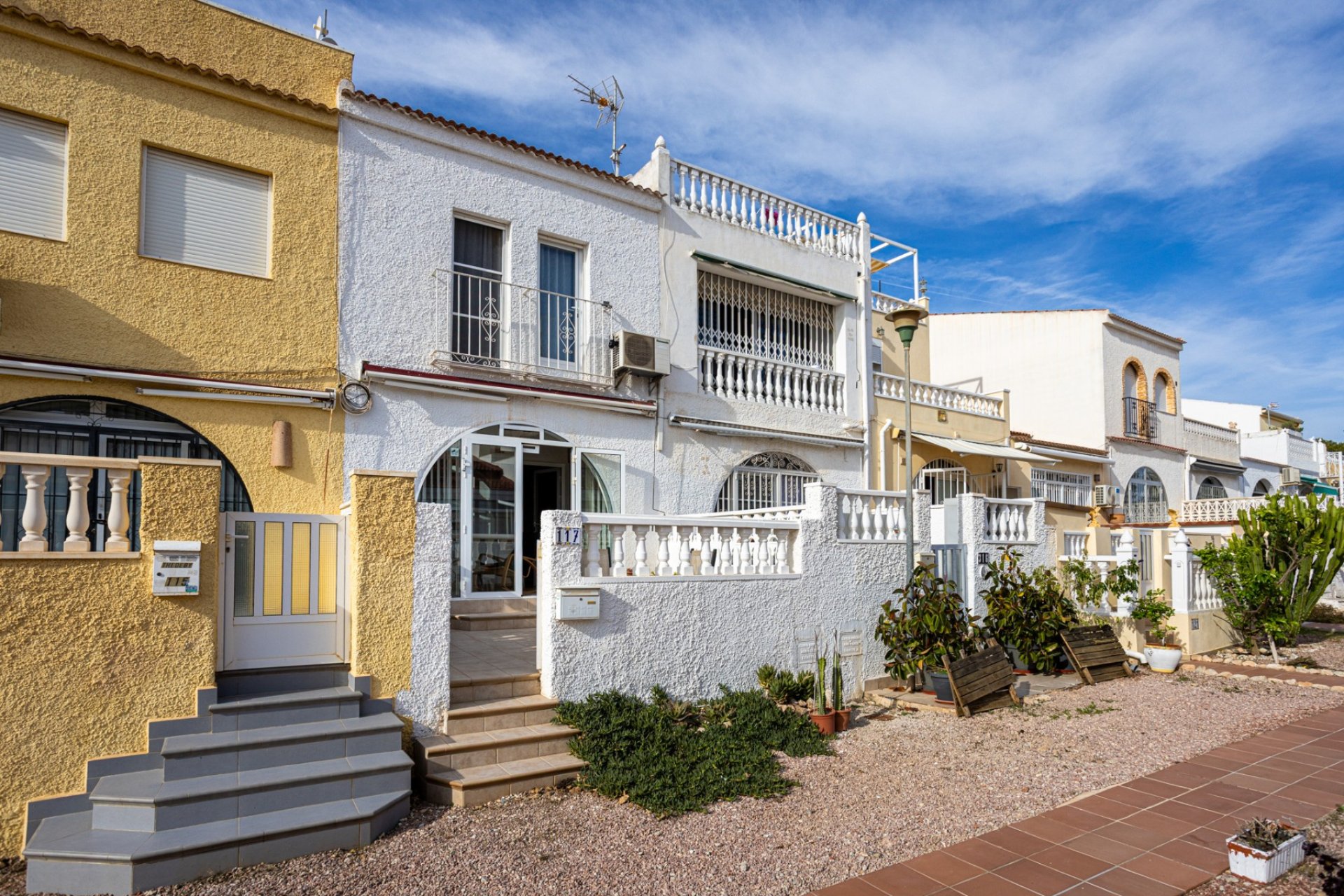 Resale - Villa -
Torrevieja - La Siesta