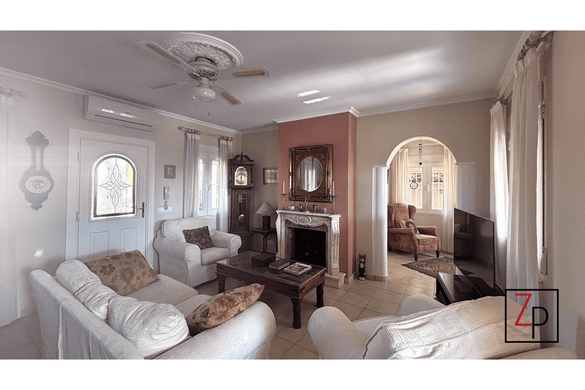 Resale - Villa -
Torrevieja - Torretas