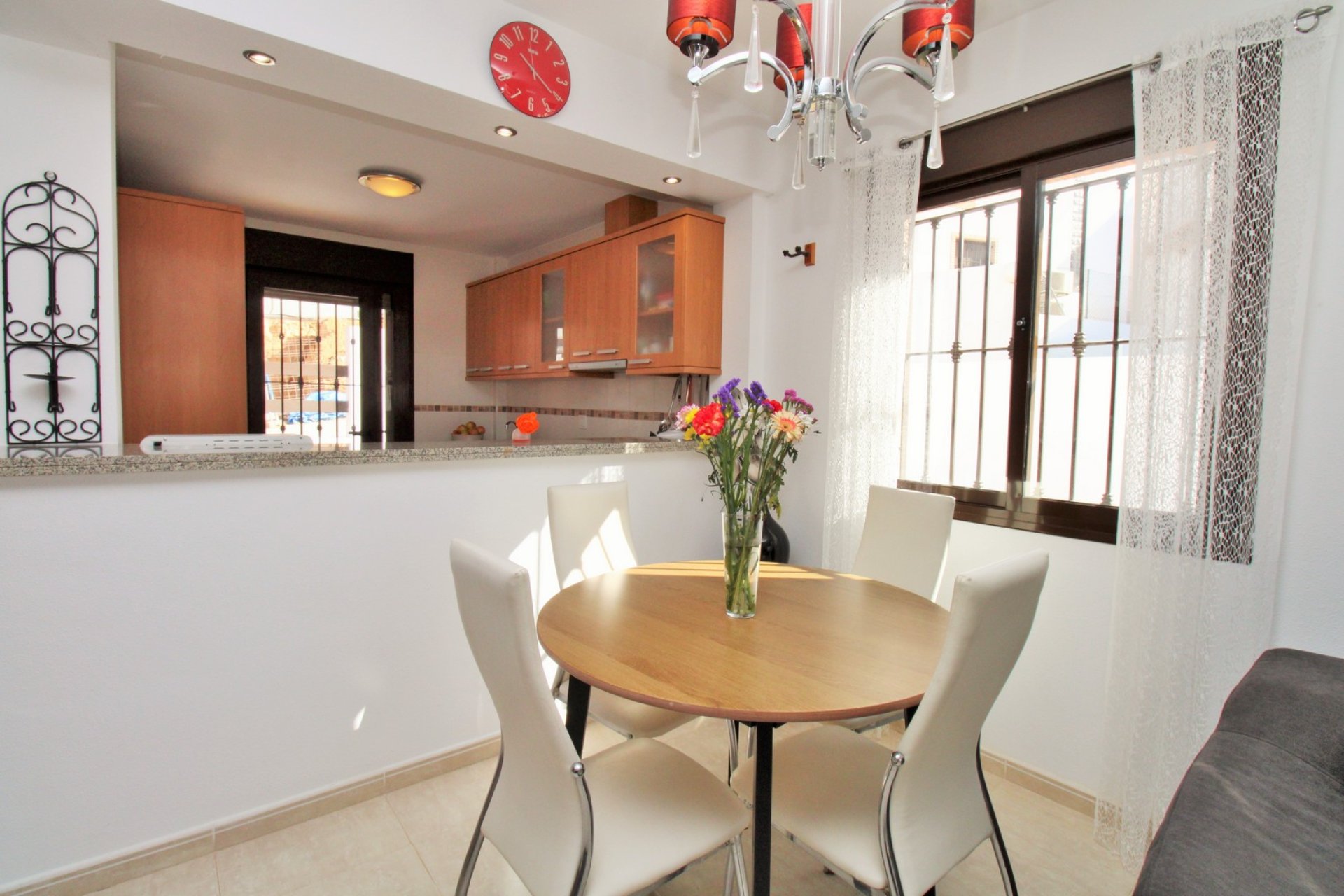 Resale - Villa -
Villamartín - PAU 8