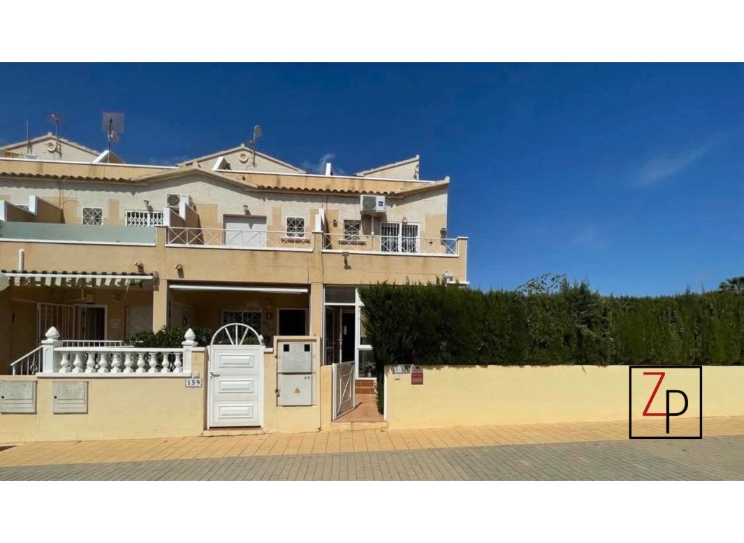 Reventa - Adosado -
Torrevieja - Baños de Europa